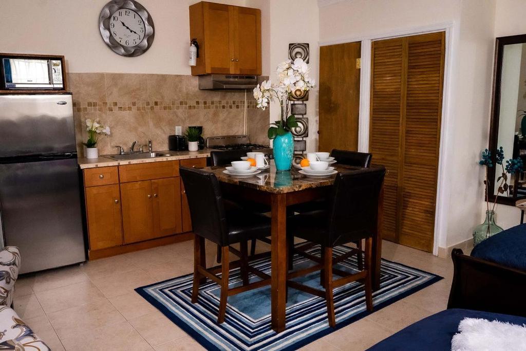 A Taste Of Paradise - Vacation Rentals Close To Us Embassy & Restaurants Nassau Kültér fotó